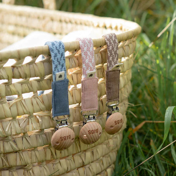 Bibs - Pacifier Clip - Dark Oak/Vanilla