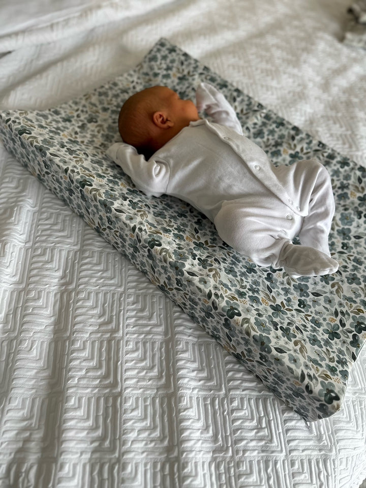Mabel & Fox - Wedge Baby Changing Mat - Blue Blossom - Mabel & Fox