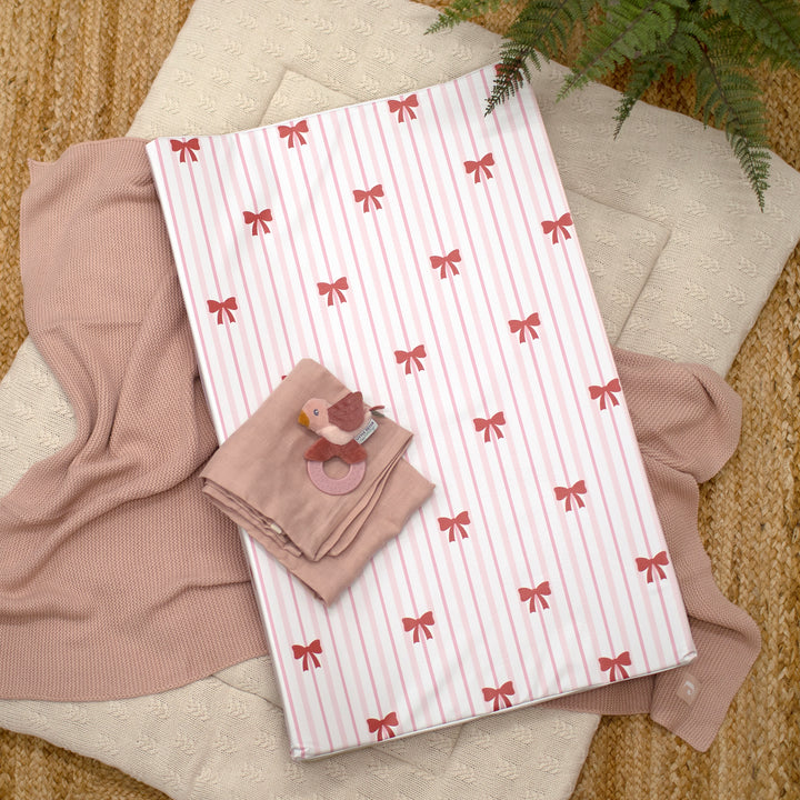 Mabel & Fox - Wedge Baby Changing Mat - Bow Cute