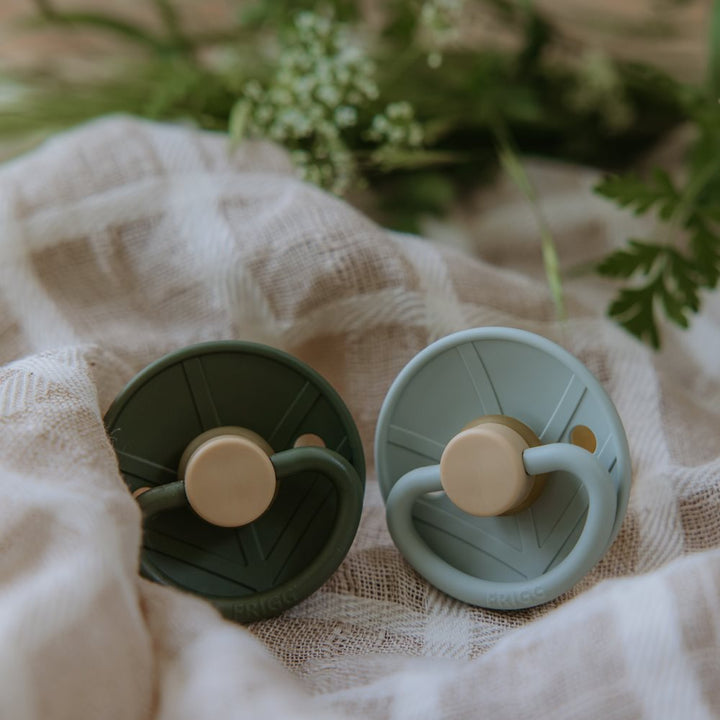 FRIGG - Little Viking - Round Latex 2-Pack Pacifiers - Holger/Ragnar - Size 1 - Mabel & Fox