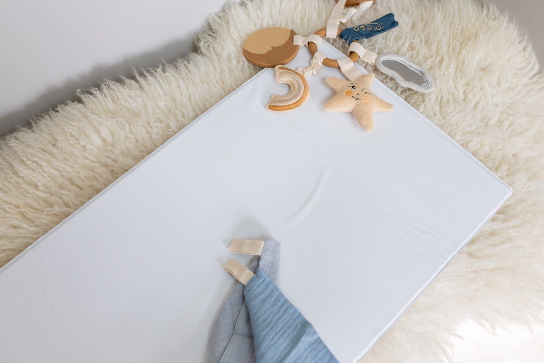 Mabel & Fox - Travel Changing Mat - Beige Giraffe - Mabel & Fox