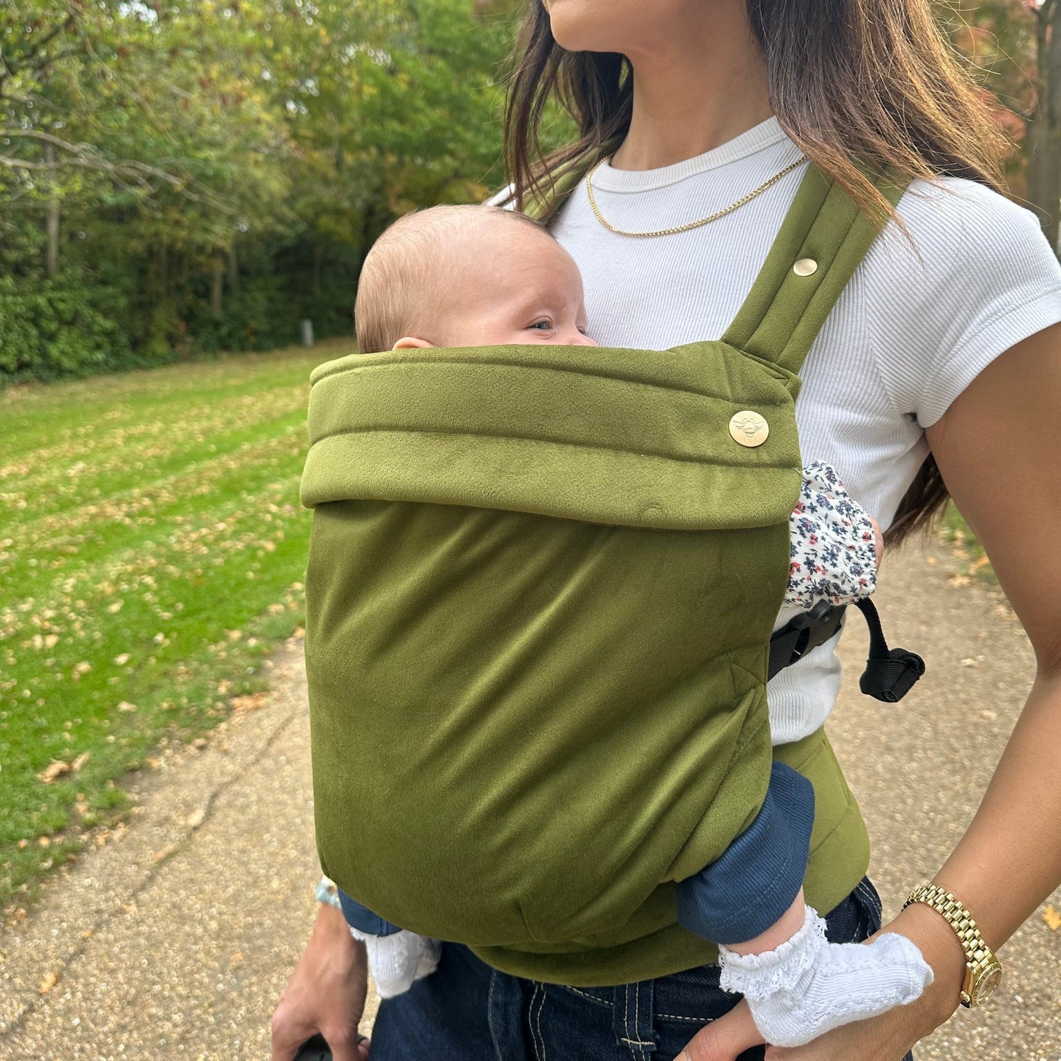 Bizzi Growin - Nomad Velvet Baby Carrier - Cedar Green – Mabel & Fox