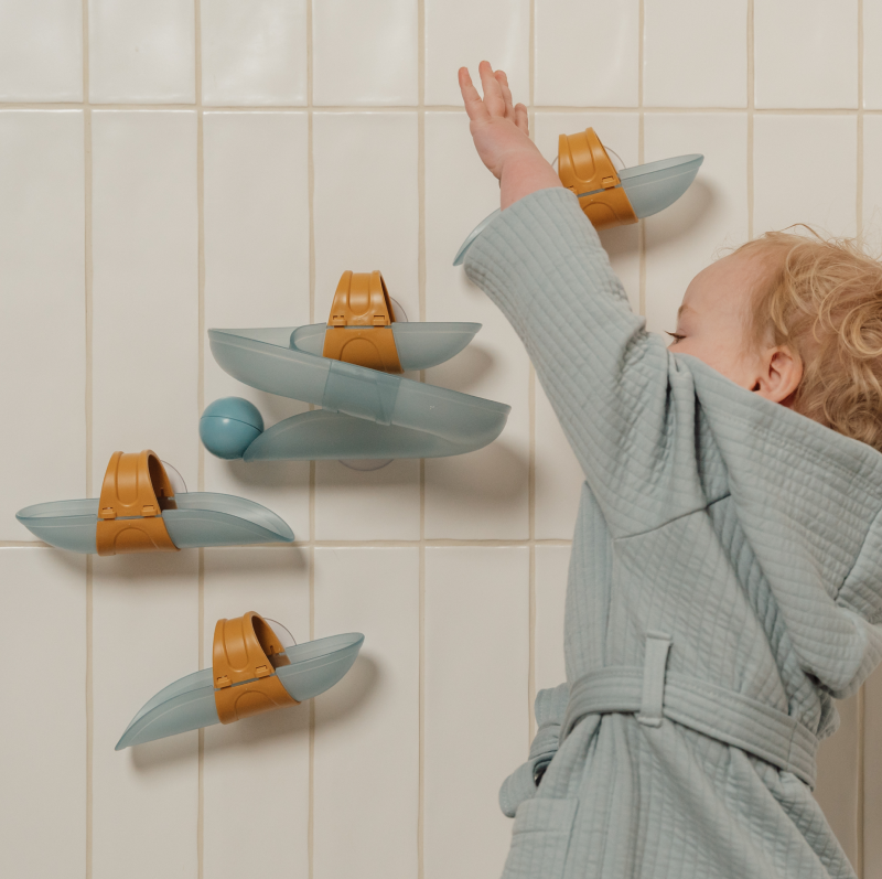 Little Dutch Torre Espiral Para Baño Con 3 Bolas Sonajero: Juego Apilable De 5 Piezas, Estimula Coordinación Ojo-Mano
