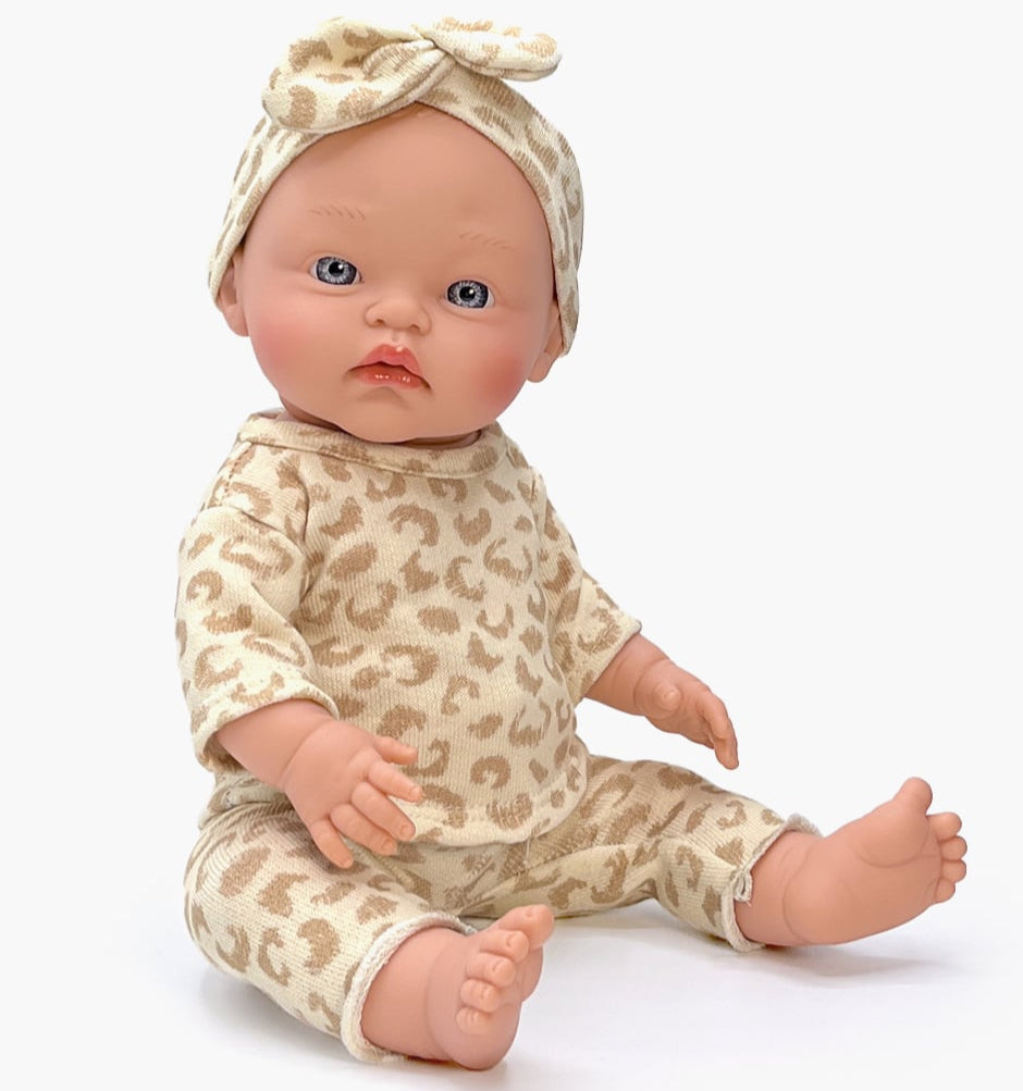 MiniKane - Doll - Iris In Her Leopard Print Outfit With Headband - Mabel & Fox