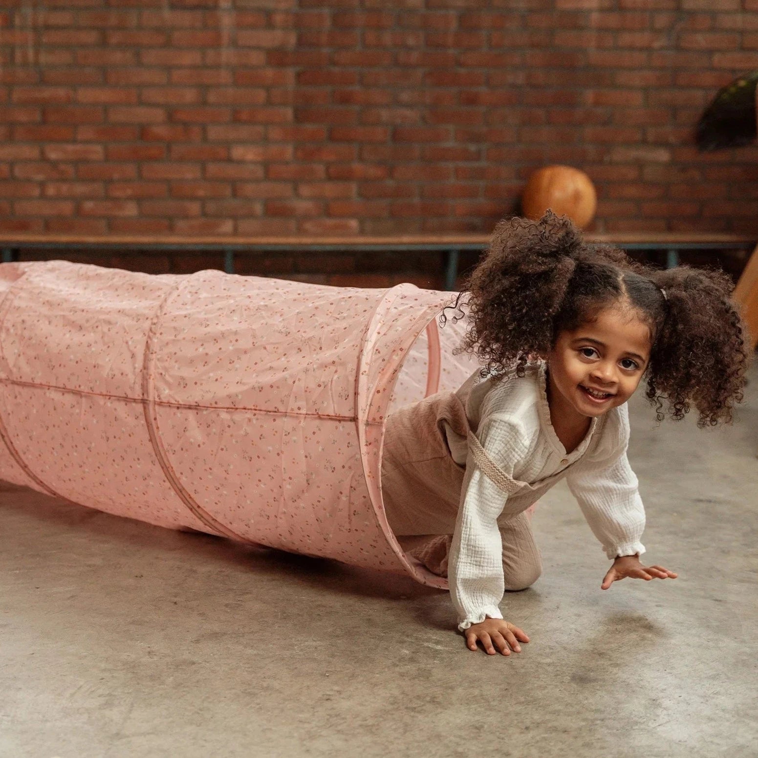 Baby crawl hot sale tunnel