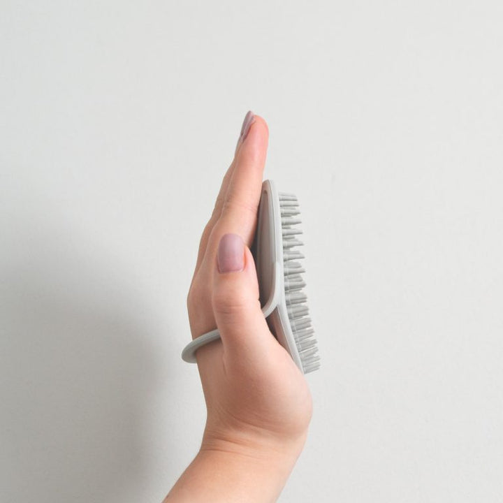 Shnuggle Baby Bath Brush - Grey - Mabel & Fox