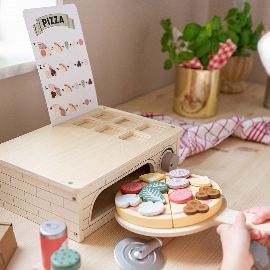 WOODEN & ACTIVITY TOYS