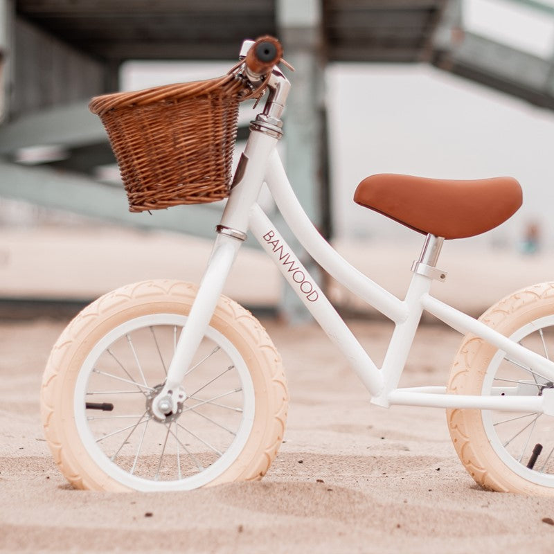 Banwood create contemporary designs with a touch of mid-century charm. Influenced by Scandinavian design, they focus on simplicity, minimalism and functionality. Their ride-ons are designed for kids in rustic and durable high- end materials.