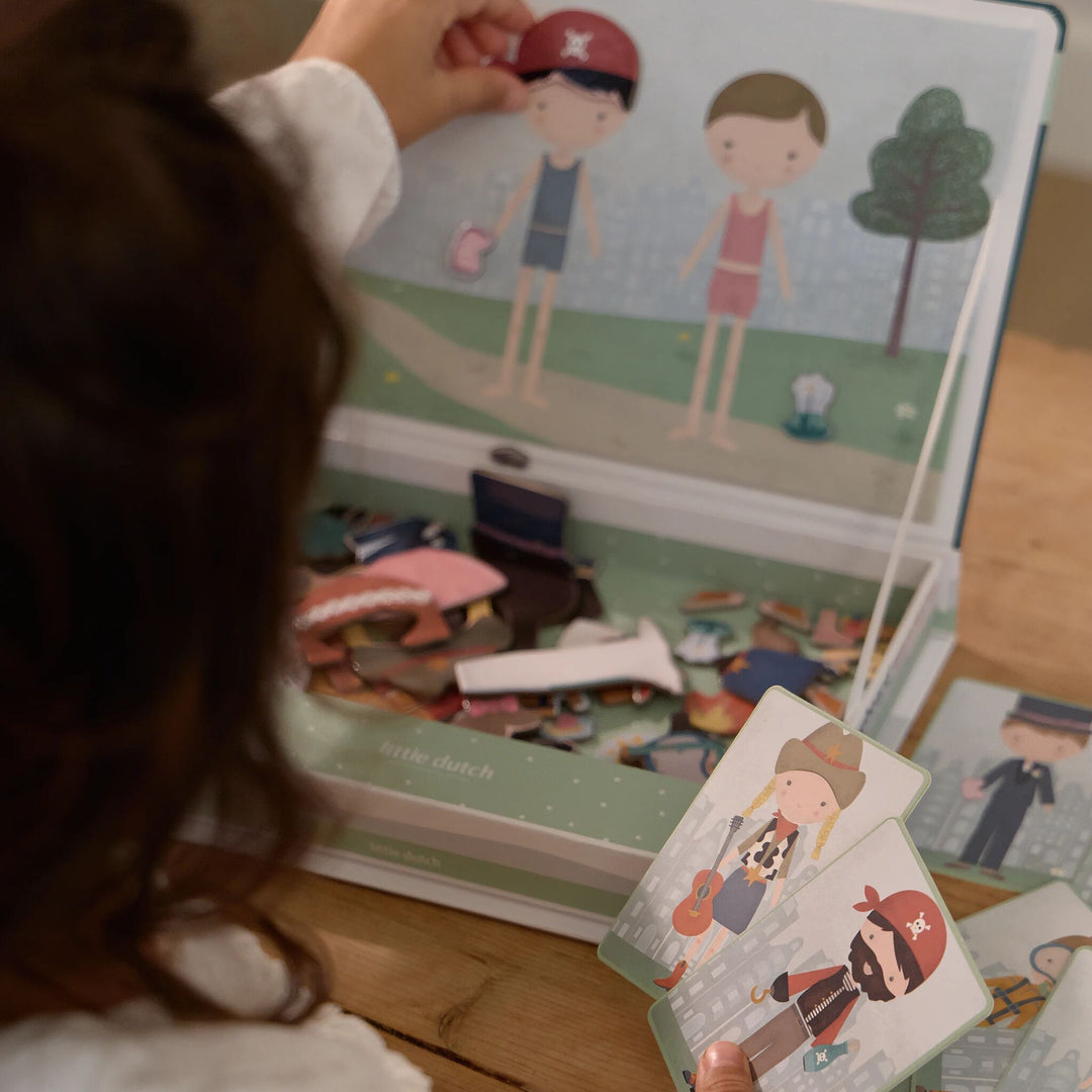 Little Dutch – Magnetic Play Board – Jim & Rosa