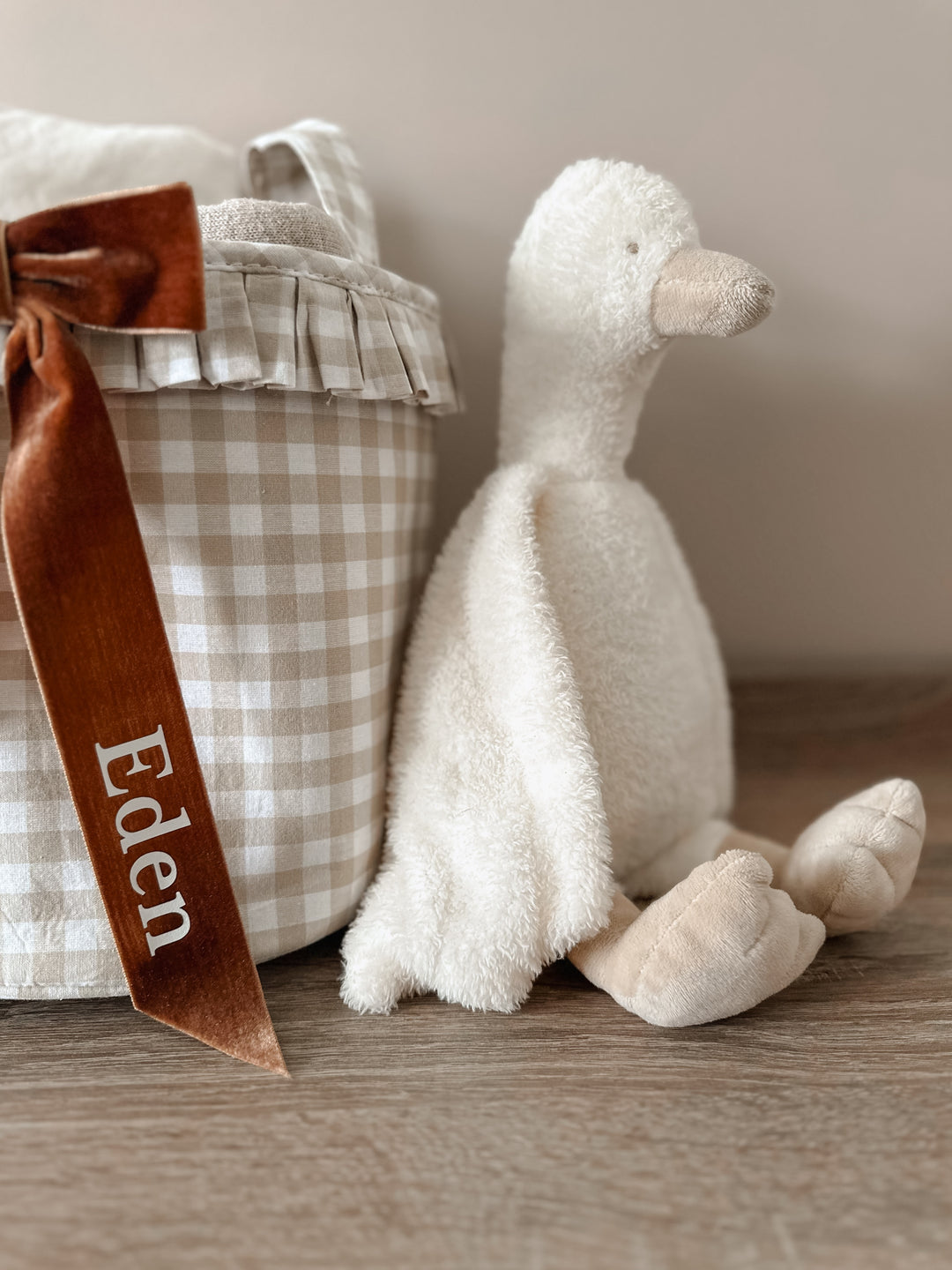 Mabel & Fox - Personalised Beige Gingham Ruffle Basket - Velvet Bow