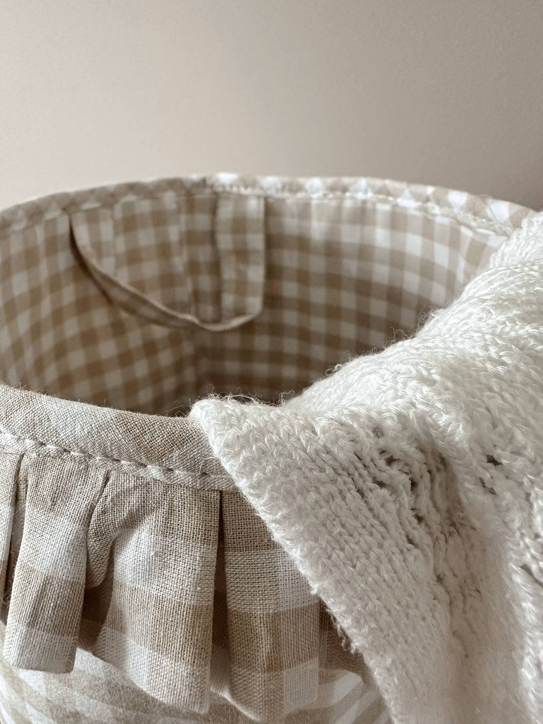 Mabel & Fox - Personalised Beige Gingham Ruffle Basket - Velvet Bow