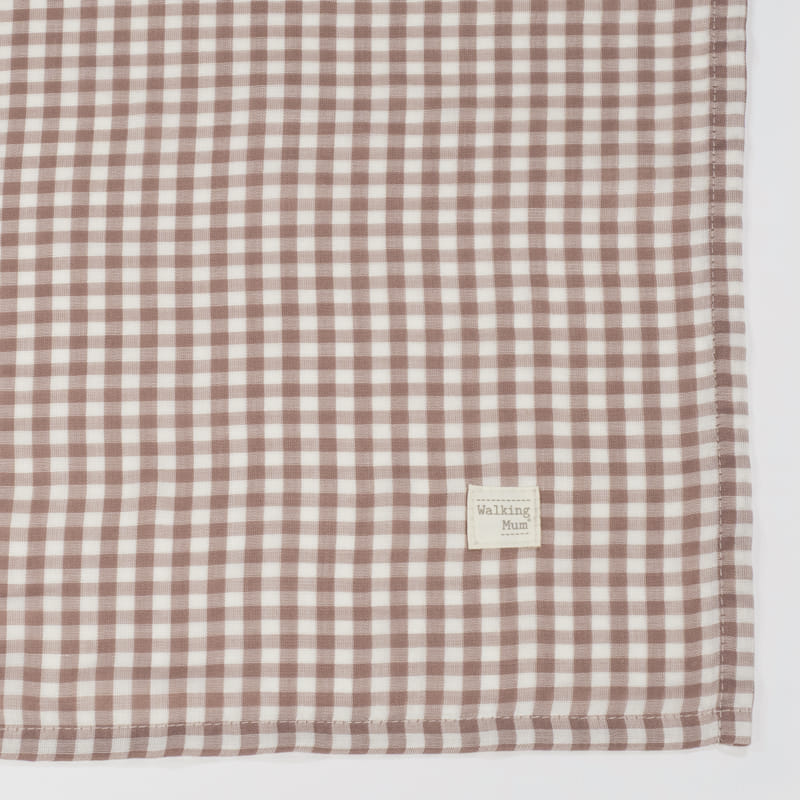 Walking Mum – Muslin Swaddle – Praliné Vichy Moka - Mabel & Fox