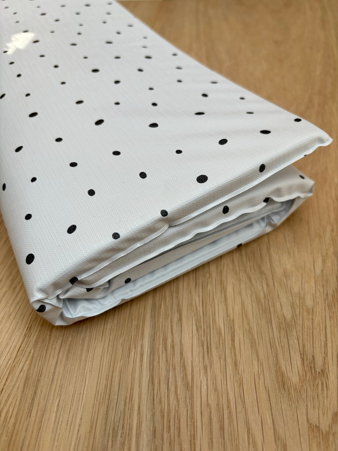 Mabel & Fox - Travel Changing Mat - Monochrome Spotty