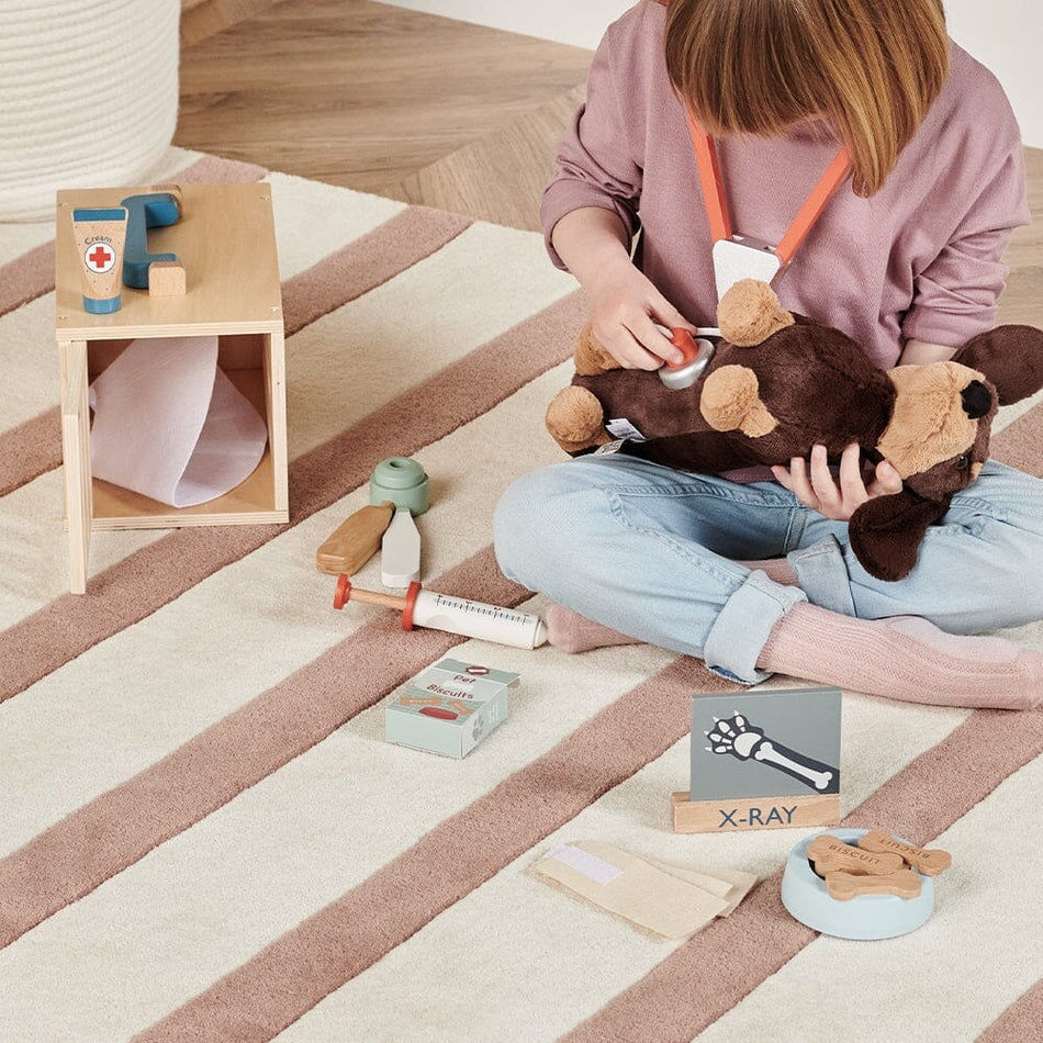 Great Little Trading Co. – Wooden Vet Set