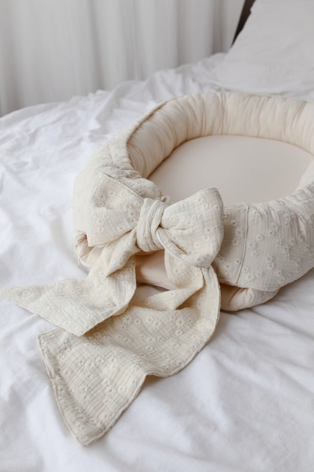 Babyly - Embroidery Babynest With Bow - Light Beige