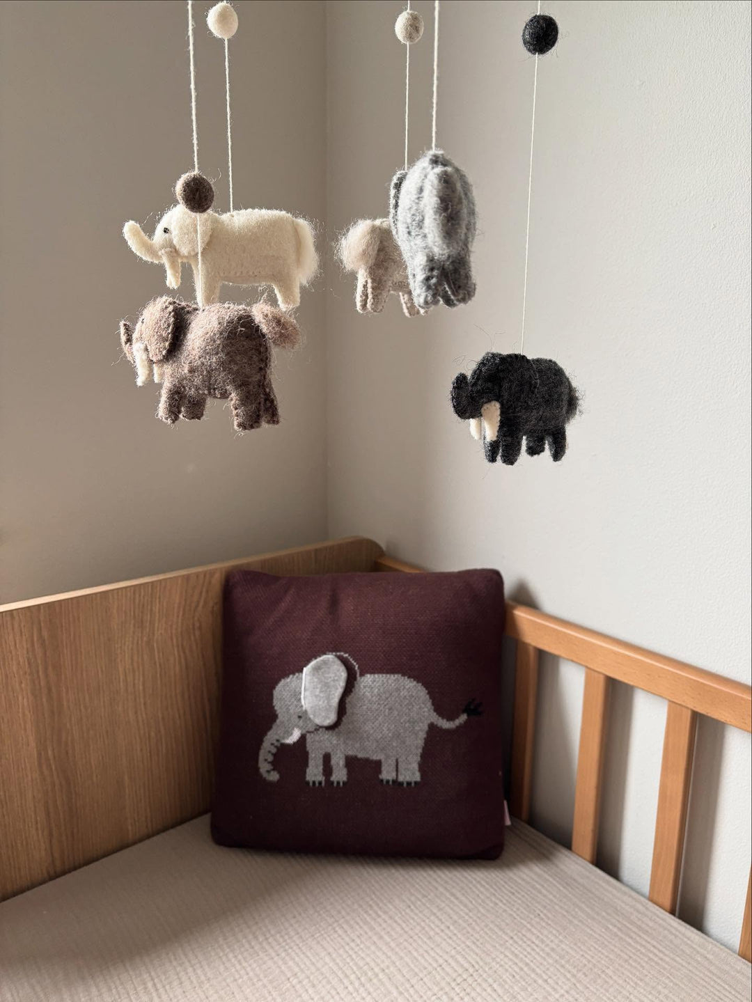 Gamcha - Baby Cot Mobile - Elephants - Grey