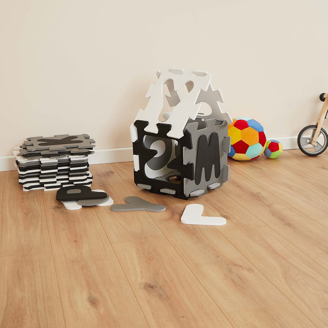Bieco Spielwaren - Letter Puzzle Mats - Black & White