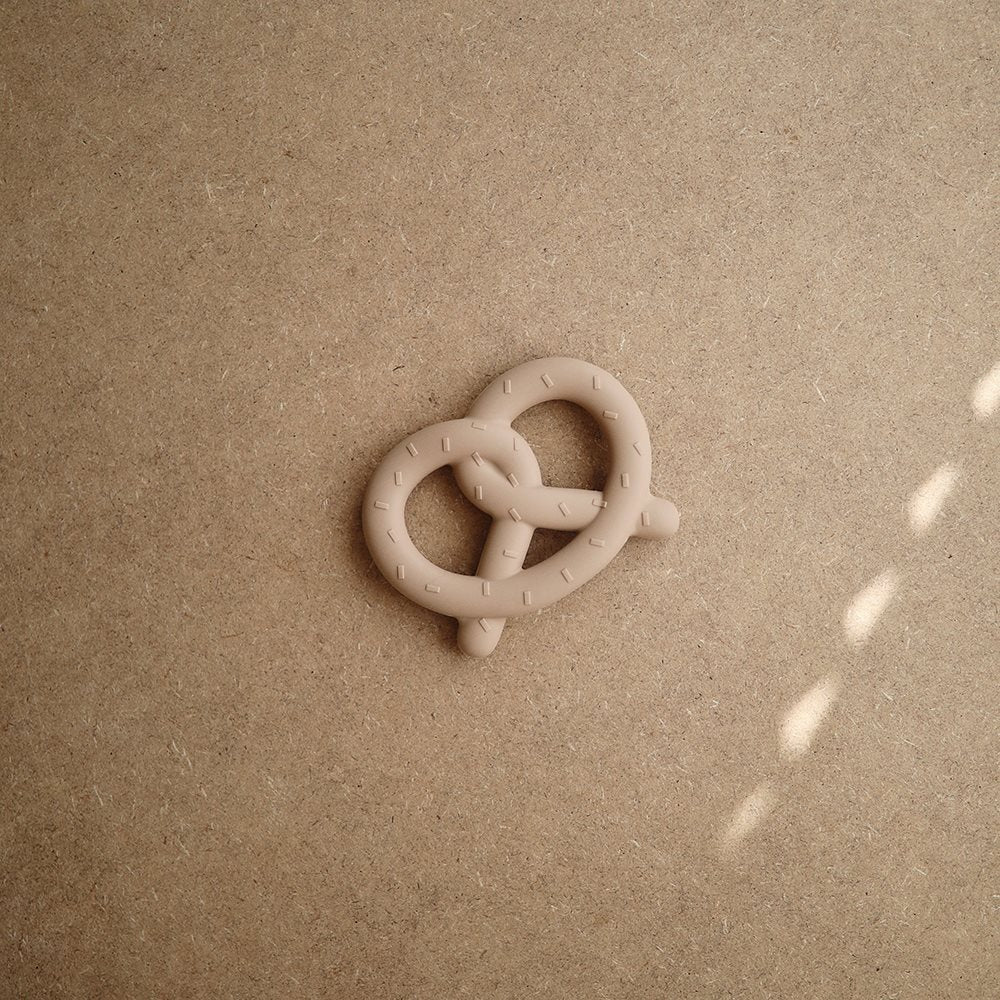 Mushie Teether - Pretzel - Natural