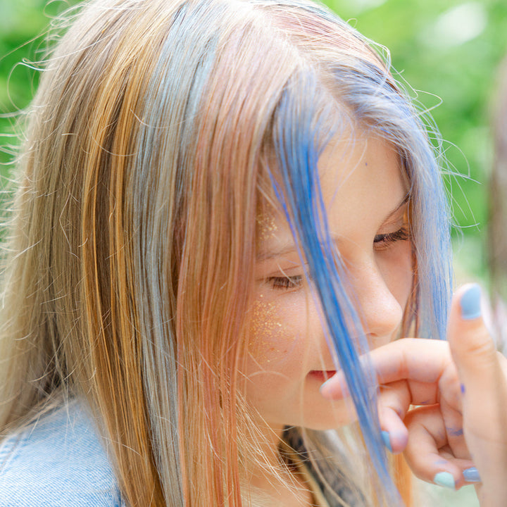 The Natural Play Makeup Company - Aloe Vera Hair Mascara - Blue