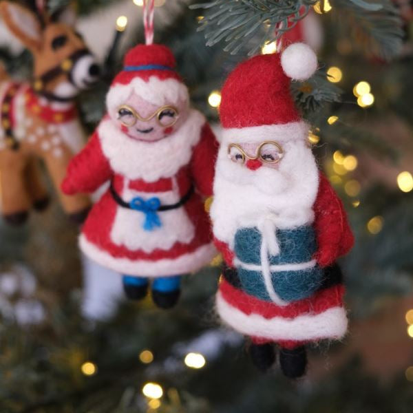 Fiona Walker - Christmas Decoration - Mr & Mrs Claus