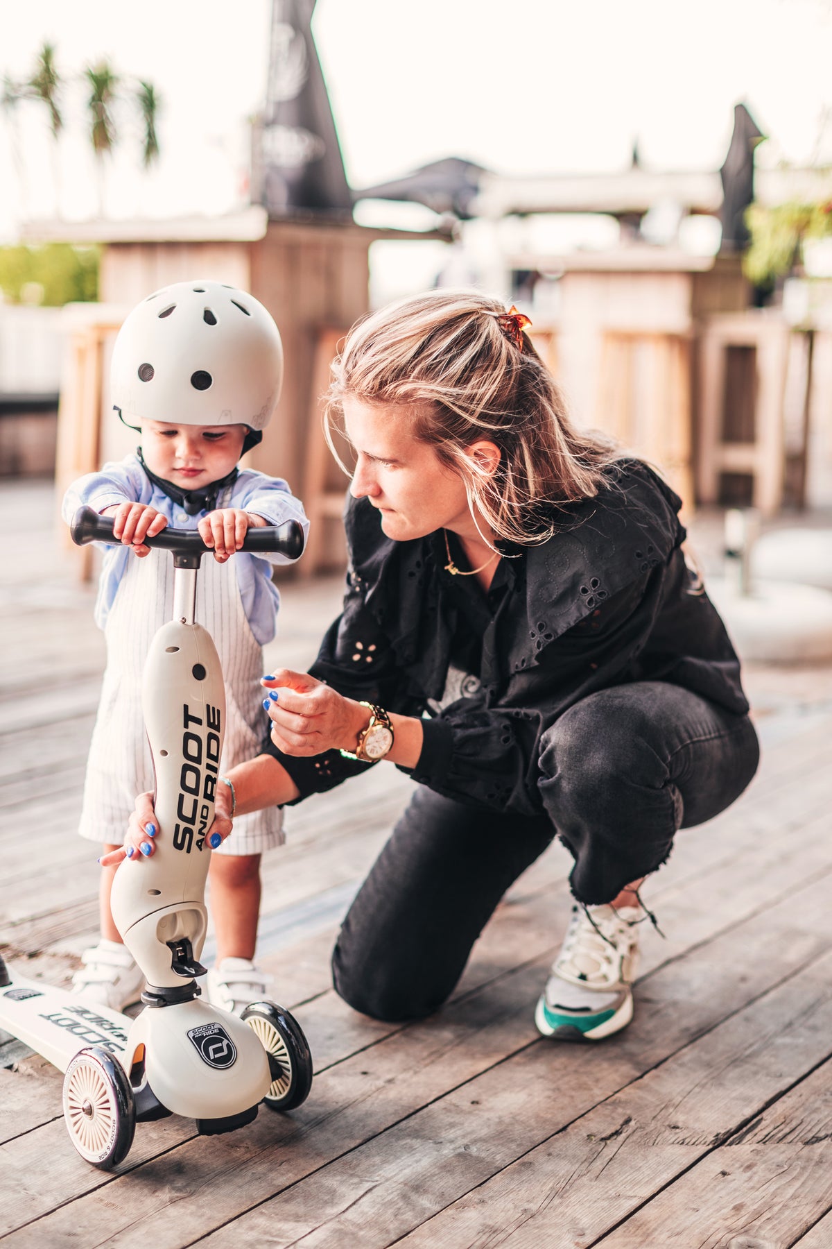 Scoot & Ride - Highwaykick 1 Children Adjustable Seated or Standing 2-in-1  Scooter Including Safety Pad for Tip Prevention - for Ages 1-5