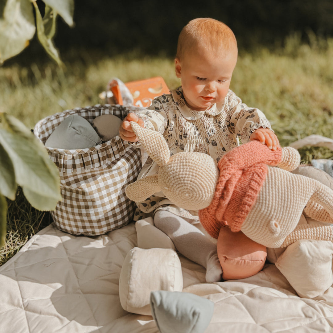 Mabel & Fox - Gingham Ruffle Basket - Green