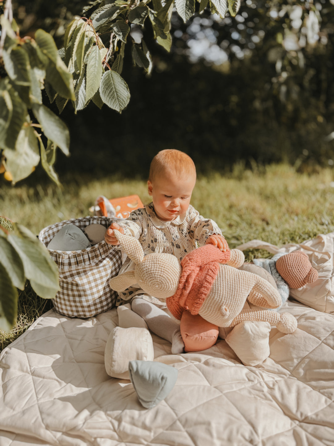 Mabel & Fox - Gingham Ruffle Basket - Beige