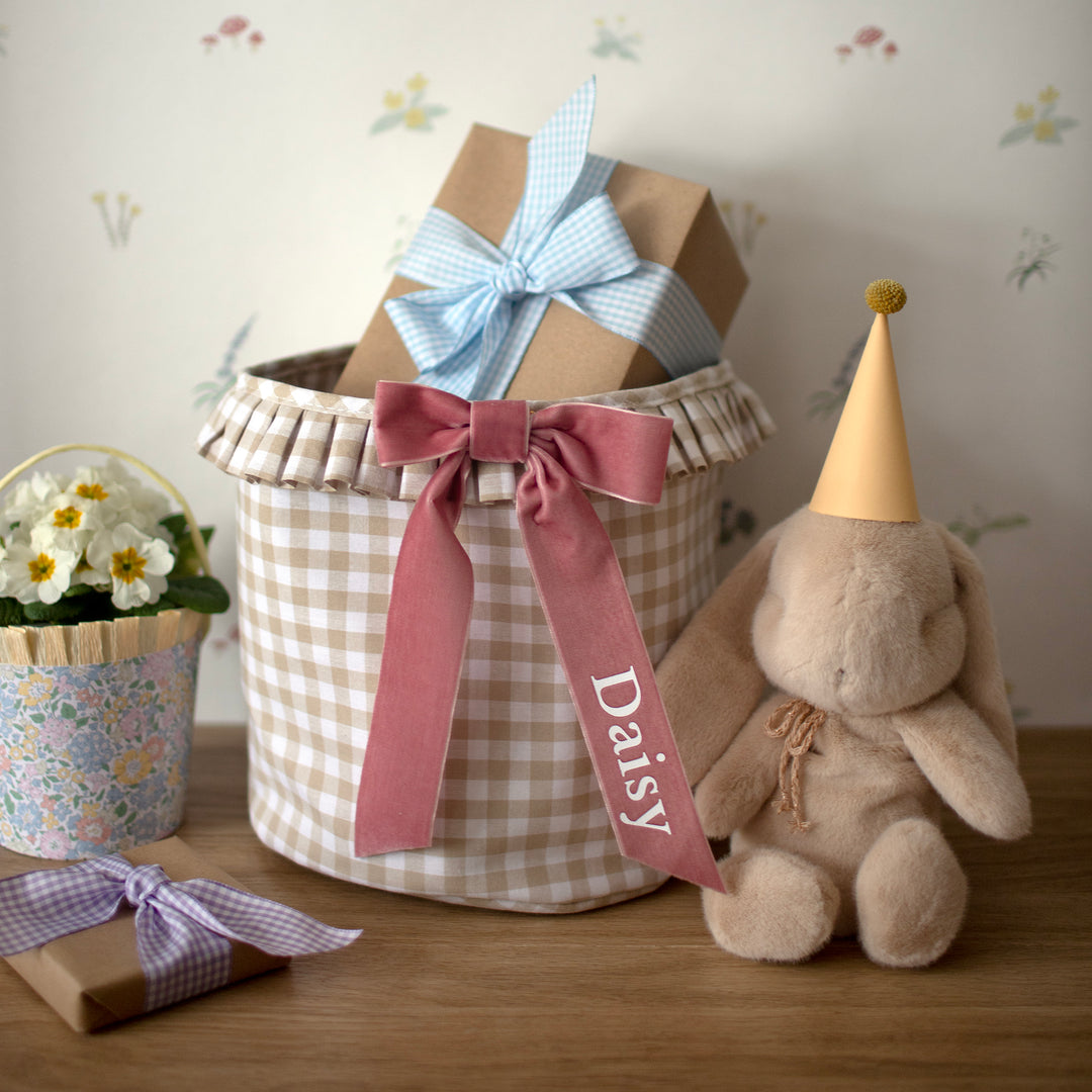 Mabel & Fox - Personalised Beige Gingham Ruffle Basket - Velvet Bow - Mabel & Fox