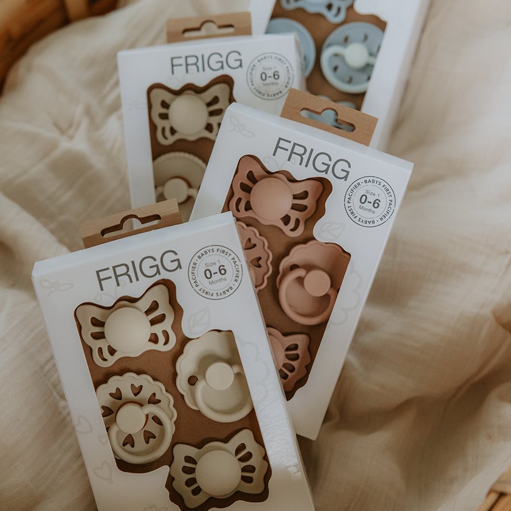 FRIGG - First Pacifier - Floral Heart - Blush (4 Pack)