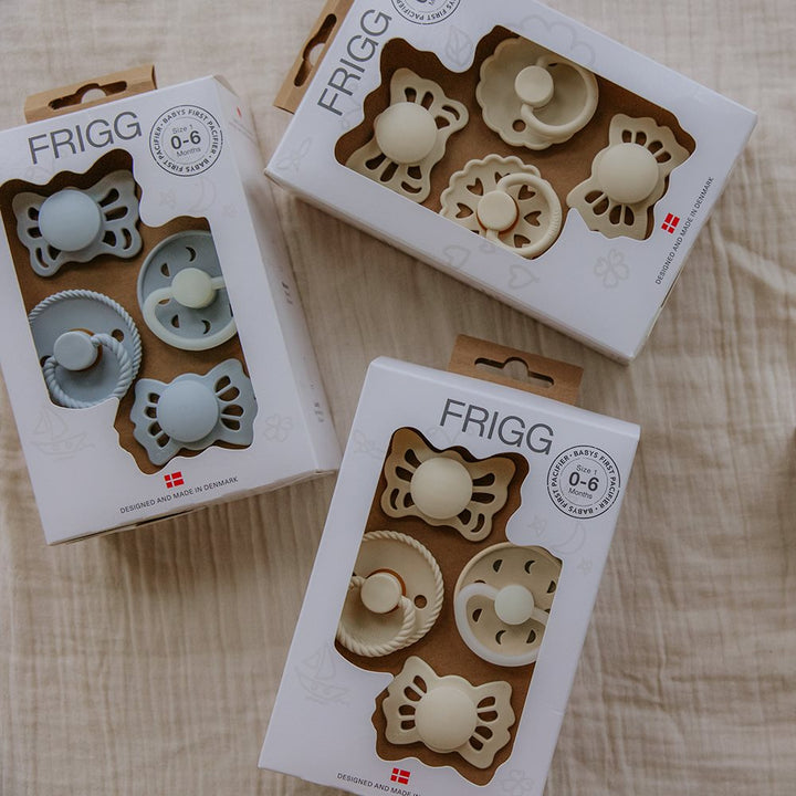 FRIGG - First Pacifier - Floral Heart - Cream (4 Pack)
