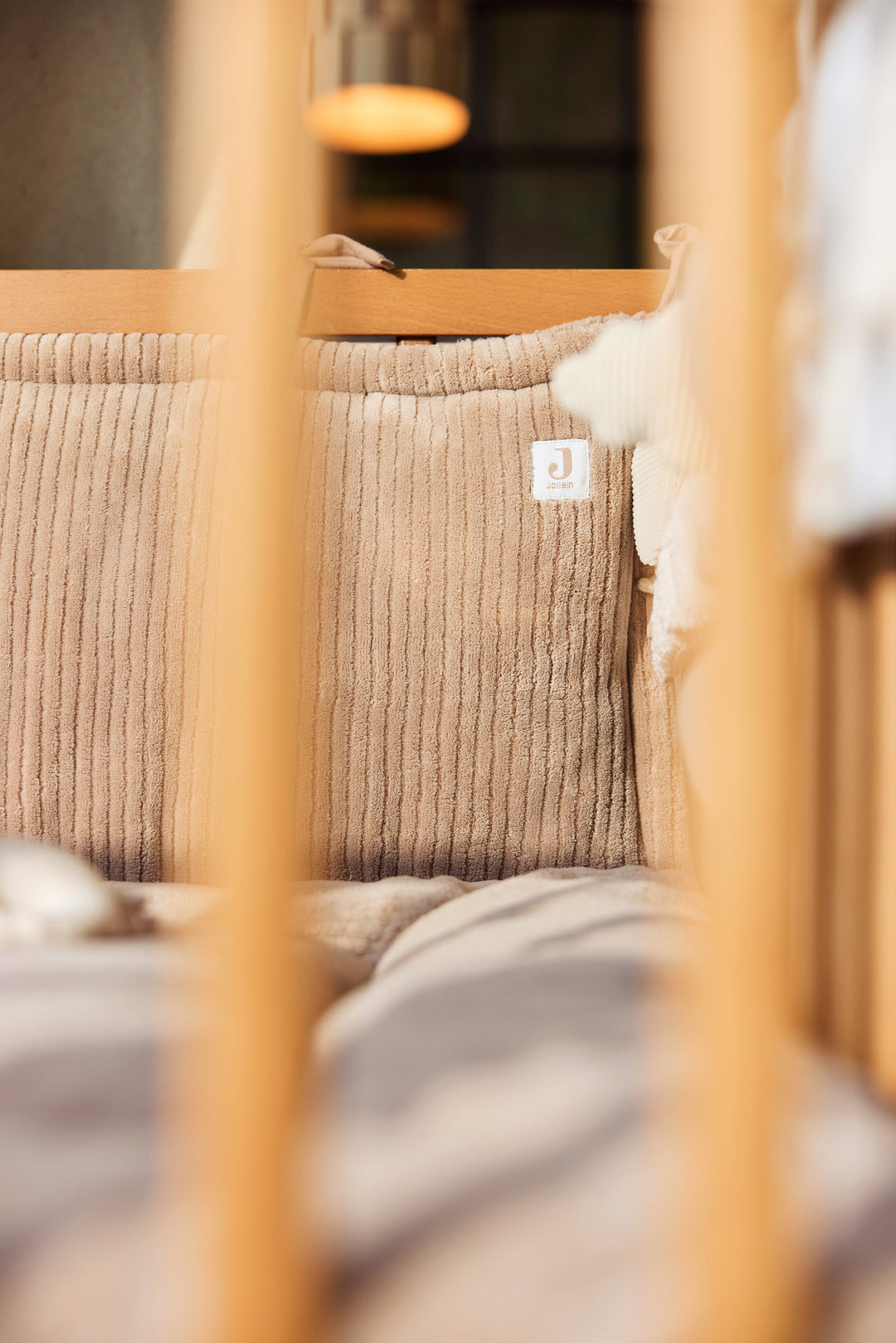 Jollein - Playpen Bumper- Cloudy Rib - Milky Coffee - 180x30cm - Mabel & Fox