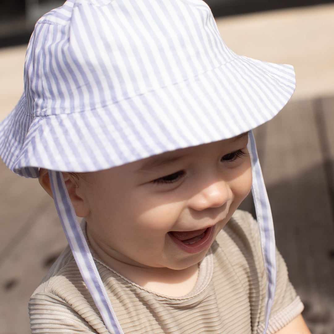 Swim Essentials - UV Sun Hat - Light Blue Stripe