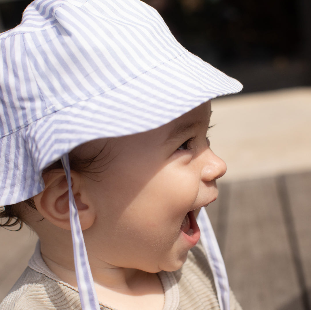 Swim Essentials - UV Sun Hat - Light Blue Stripe