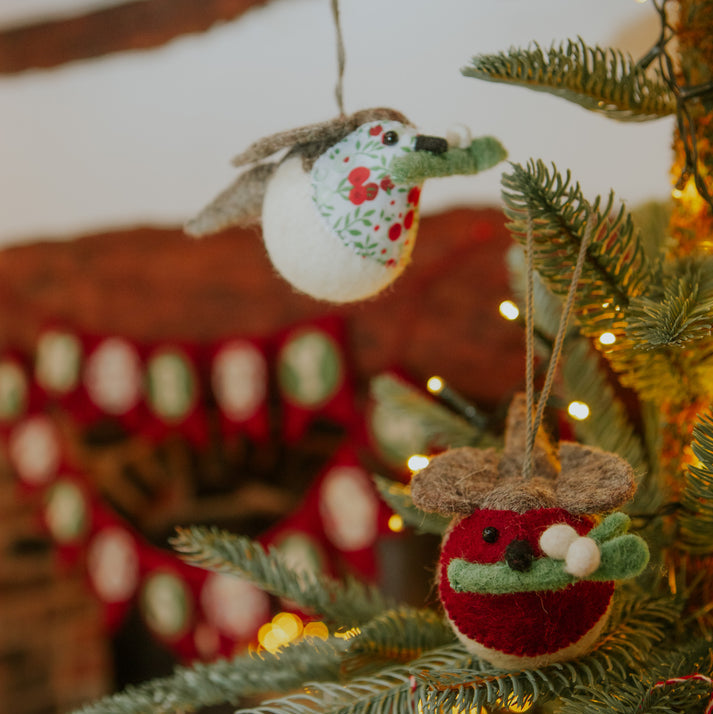 Fiona Walker - Christmas Decoration - Mistletoe Christmas Robin - Mabel & Fox