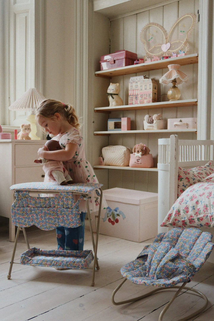 Konges Slojd - Doll Changing Table - Fleur Rosier