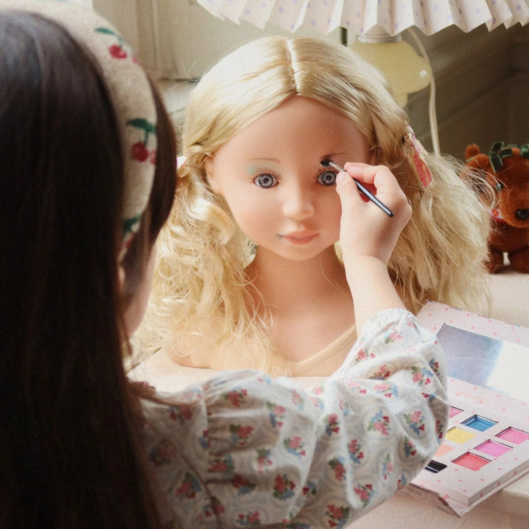 Konges Slojd - Lili Make Up Salon