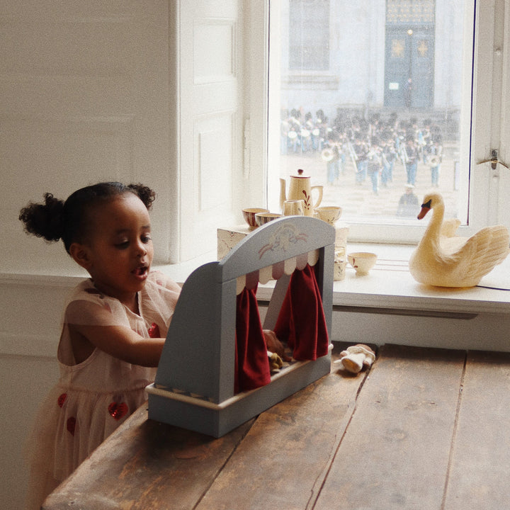 Konges Slojd - Swan Lamp - Mabel & Fox