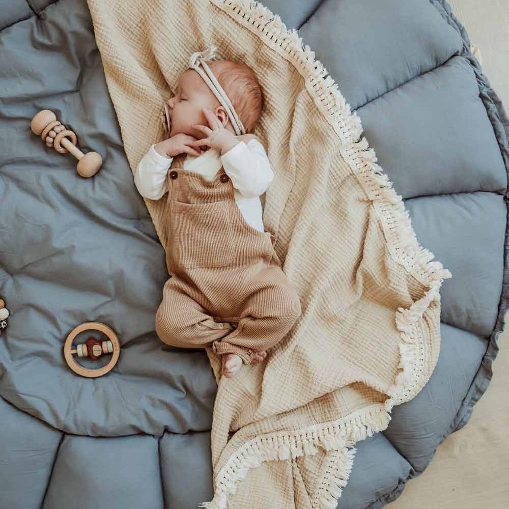 Play & Go - Soft Bloom Playmat - Dusty Blue - Mabel & Fox