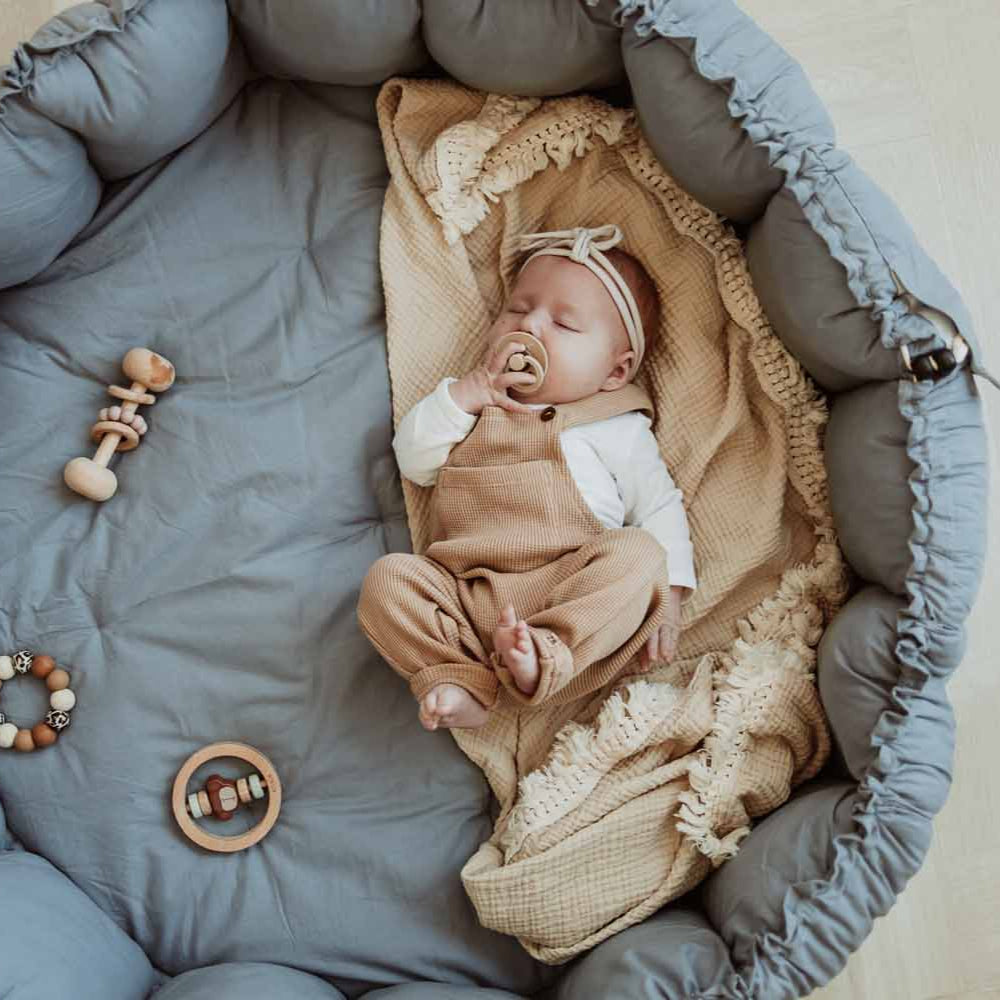 Play & Go - Soft Bloom Playmat - Dusty Blue - Mabel & Fox