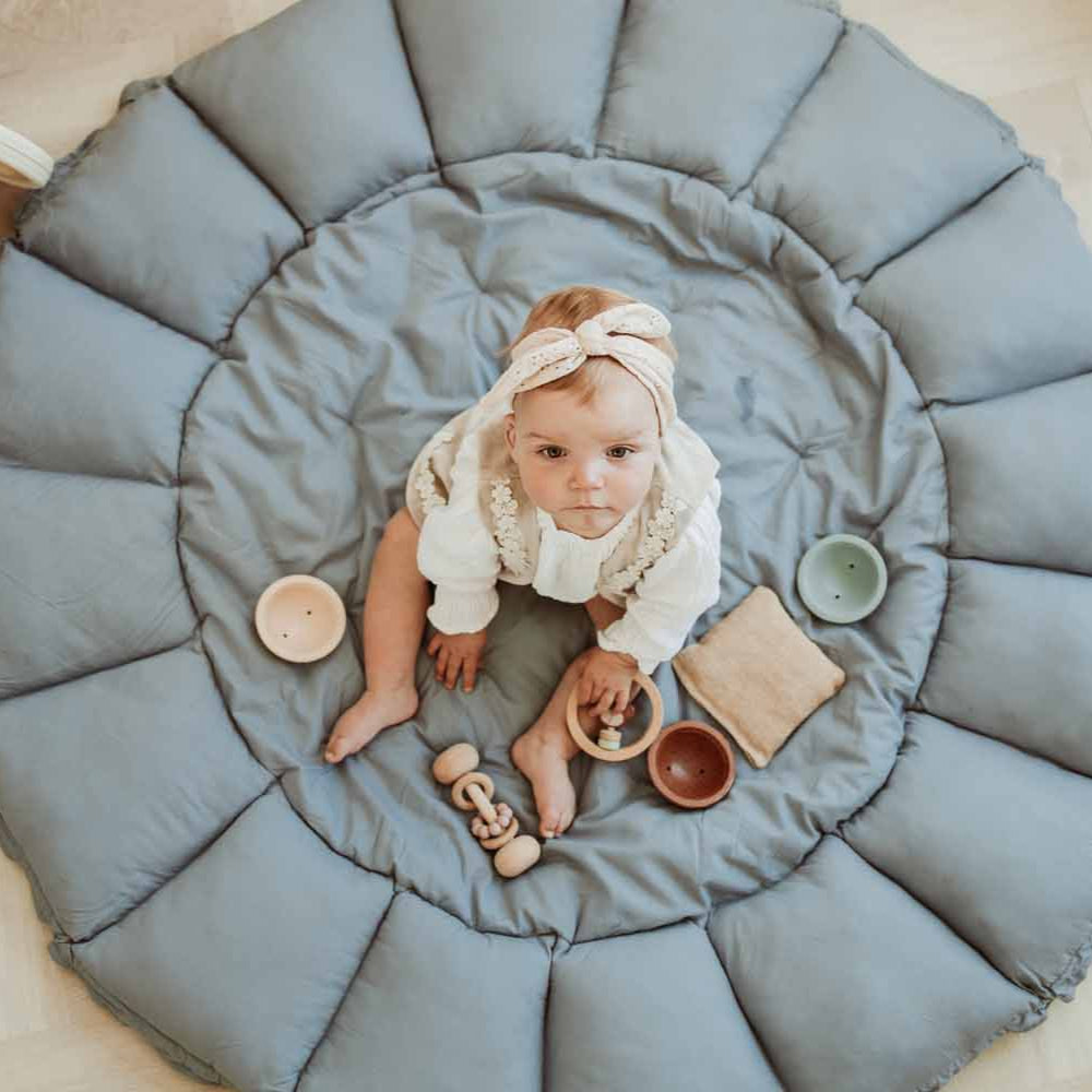 Play & Go - Soft Bloom Playmat - Dusty Blue - Mabel & Fox