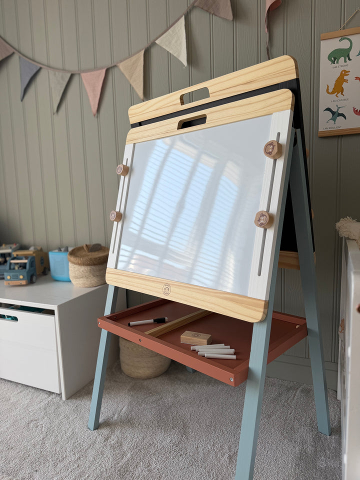 Speedy Monkey - Adjustable Easel - Mabel & Fox