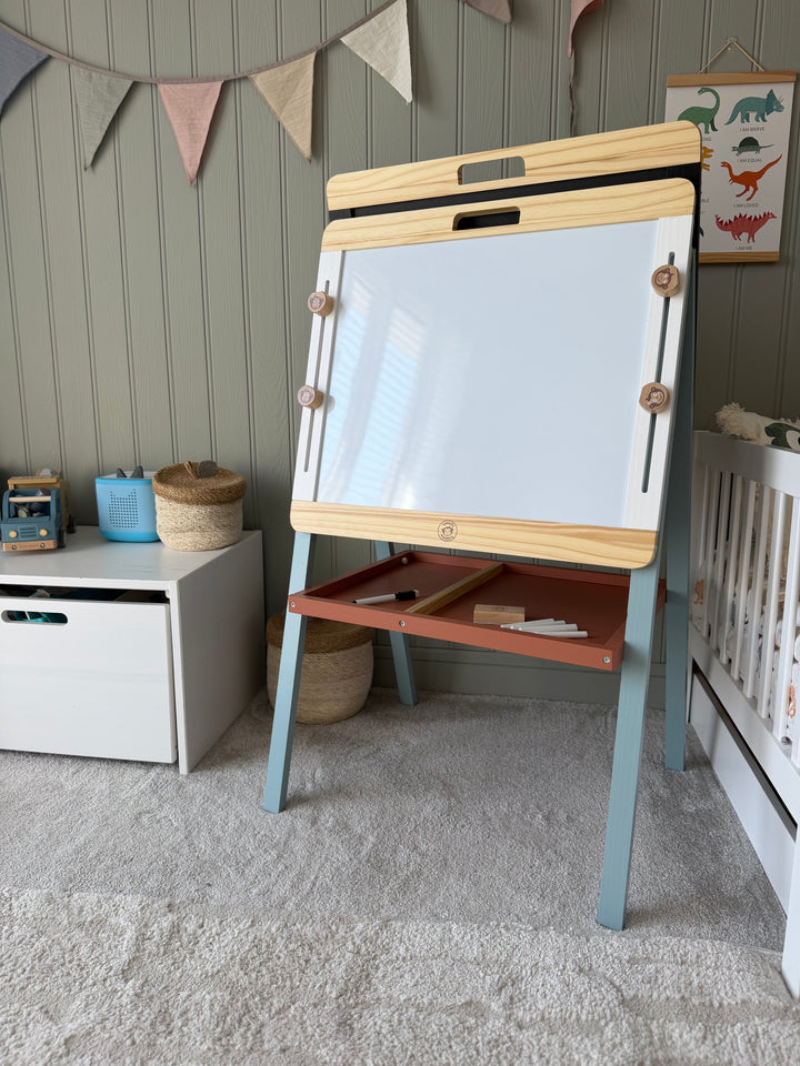 Speedy Monkey - Adjustable Easel - Mabel & Fox
