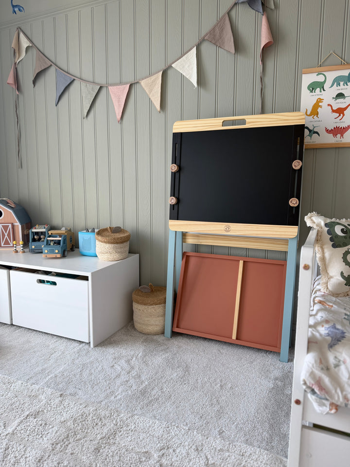 Speedy Monkey - Adjustable Easel - Mabel & Fox
