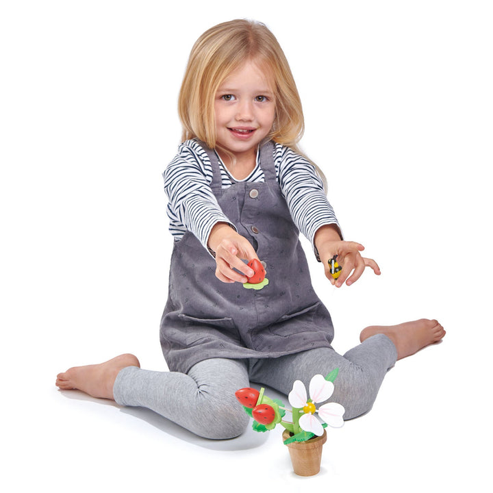 Tender Leaf - Strawberry Flower Pot - Mabel & Fox