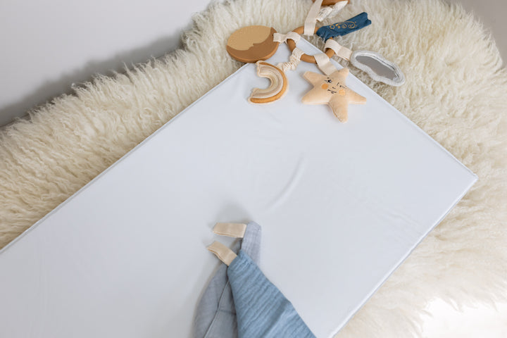 Mabel & Fox - Travel Changing Mat - Beige Giraffe