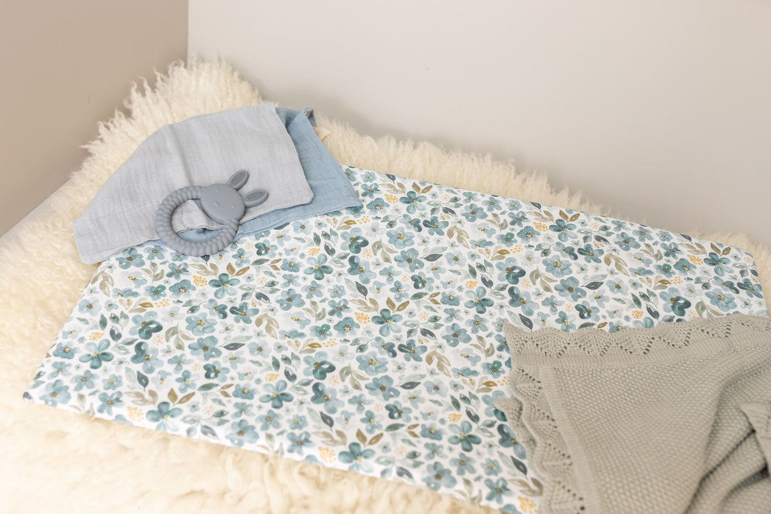 Mabel & Fox - Travel Changing Mat - Blue Blossom