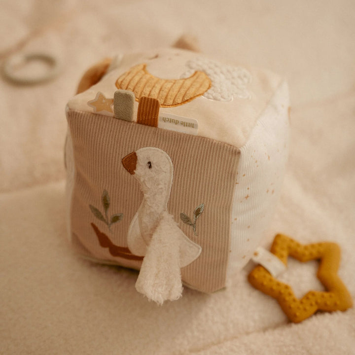 Little Dutch - Activity Cube - Newborn Naturals