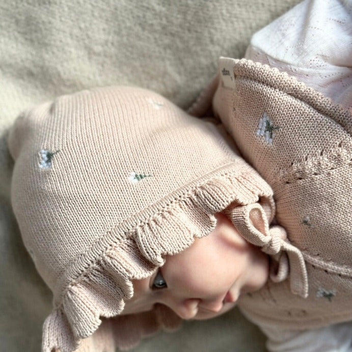 HOLIDAY CABLEKNIT BABY BONNET Winter Bonnet (0-12M) – Konny Baby