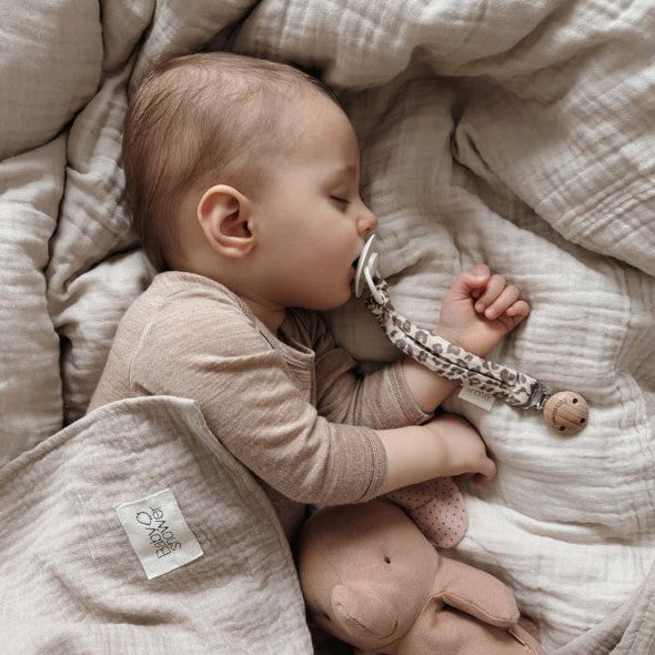 Babyshower – Wood Dummy Holder – Wild Print - Mabel & Fox