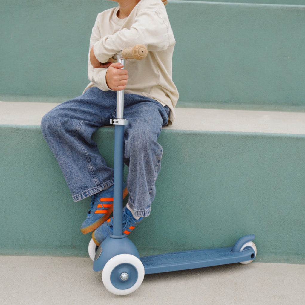 Banwood - Eco Scooter - Deep Sea - Mabel & Fox